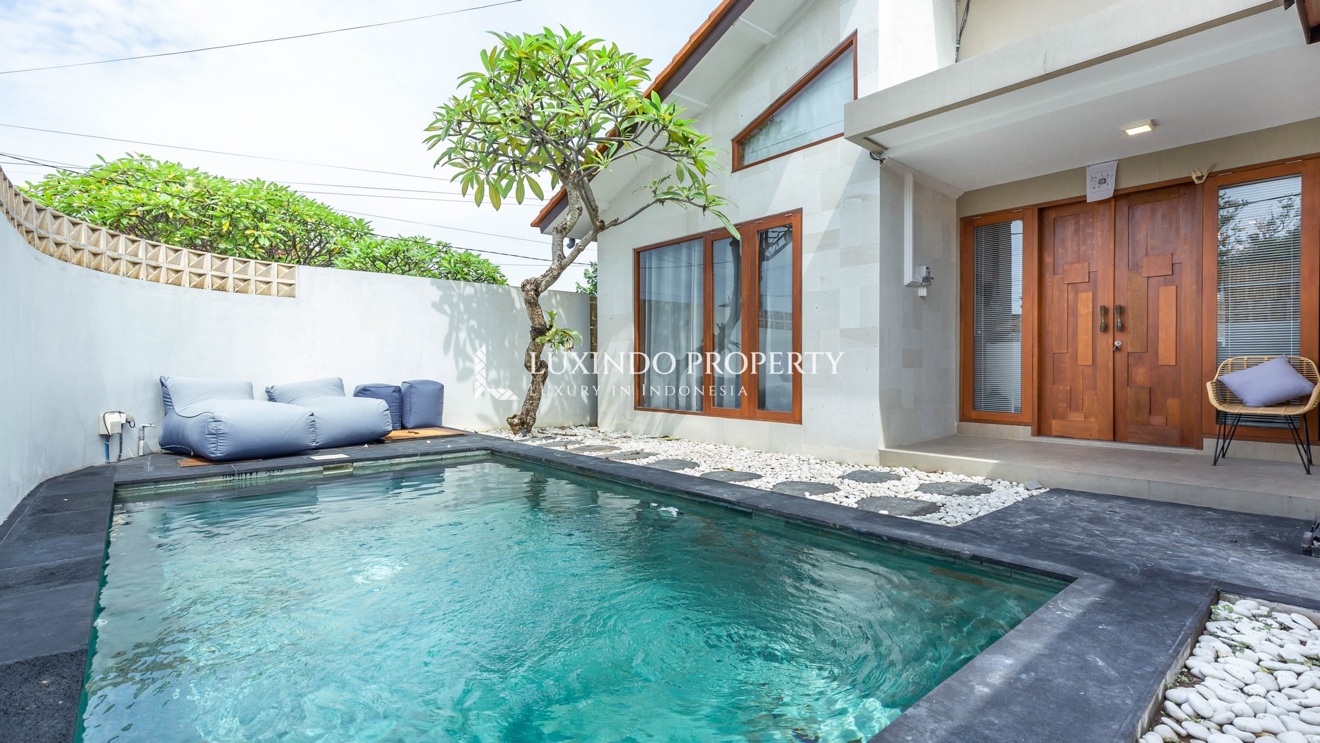 UMALAS - CHARMING 3-BEDROOM FULLY FURNISHED VILLA FOR RENT (RV412)